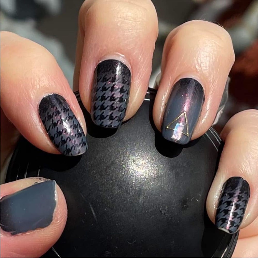 *Exclusive* Color Street: TGI Fab | Houndstooth Black Gray Blue Ombre Fall - Picture 11 of 15